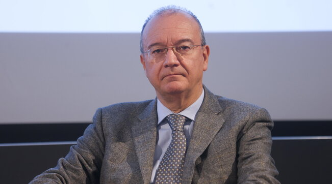 Il ministro Valditara: “I docenti e il personale scolastico vittime di violenza saranno difesi dall’Avvocatura dello Stato”