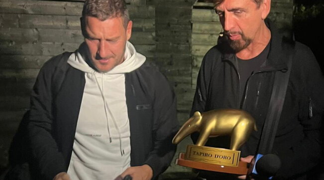 Roma, tapiro d’oro per Francesco Totti in merito alla vicenda dei suoi Rolex spariti