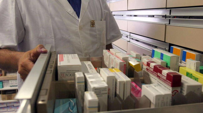 Boom dei casi di influenza: Sono tra i 1.500 e i 2.000 i farmaci che mancano sugli scaffali delle farmacie italiane: