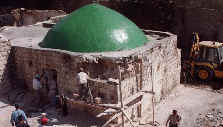 Cisgiordania: scontri vicino la tomba di Giuseppe a Nablus: ucciso un palestinesi e altri 5 sono rimasti feriti