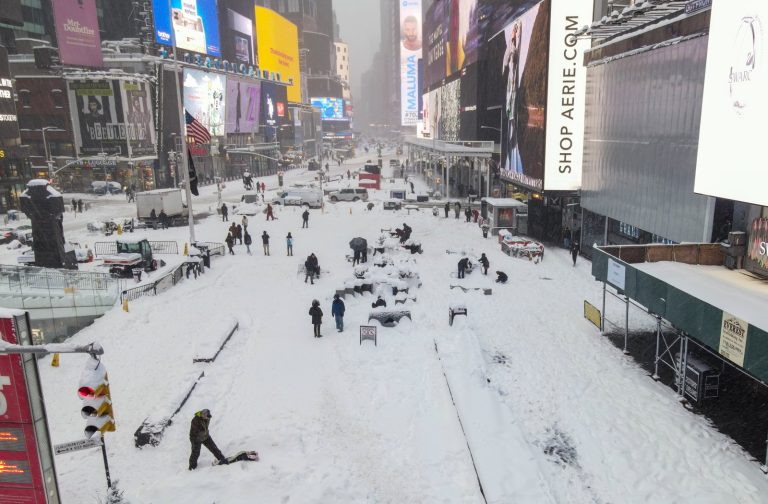 Usa, sei Stati compreso quello di New York hanno dichiarato lo stato di emergenza per la tempesta polare
