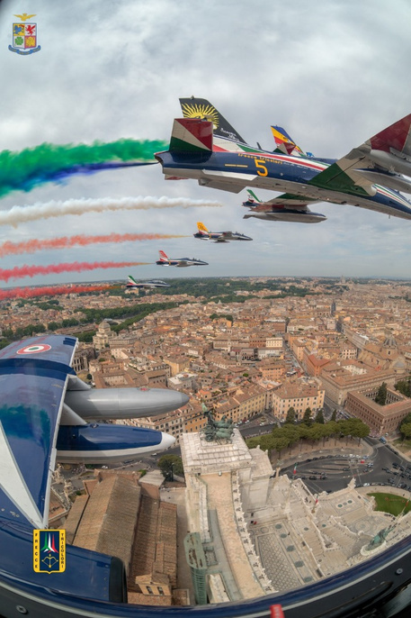 Roma, Anche le Frecce Tricolori saranno ai nastri di partenza della maratona 2023