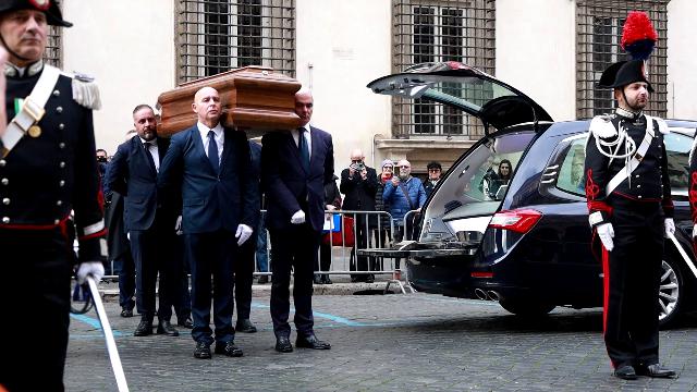 Roma: stamane i funerali di Stato per l’ex ministro Franco Frattini alla Basilica dei Santi Apostoli