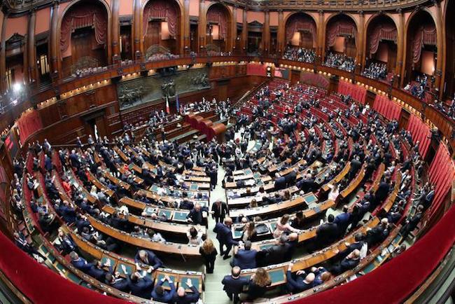 Via libera della Camera alla manovra 2023 con 197 sì e 129 no: ora passa al Senato