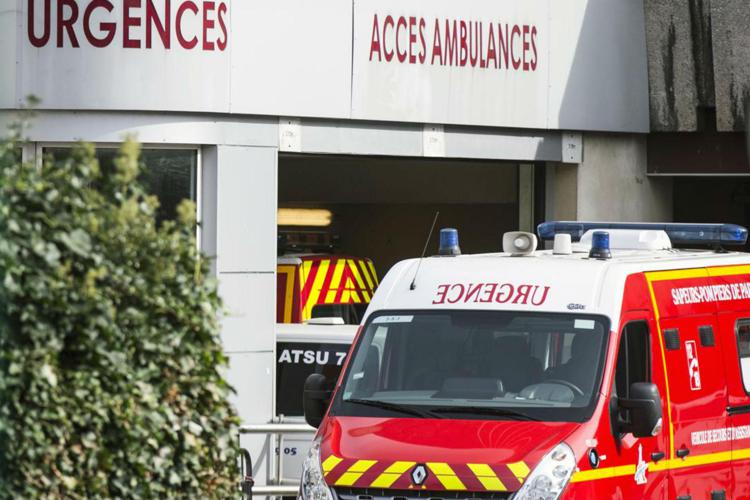 Francia, tragedia vicino Lione: incendio in un edificio di 7 piani, morte dieci persone tra cui cinque bambini
