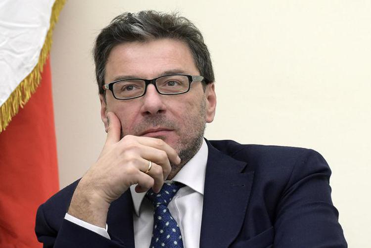 Governo, parla il ministro Giorgetti: “Da inizio febbraio i costi del gas potrebbero scendere di circa il 40% anche in bolletta”