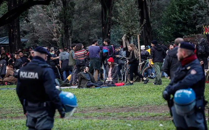 Roma, nessun incidente al rave party a Caracalla per protestare contro il governo Meloni