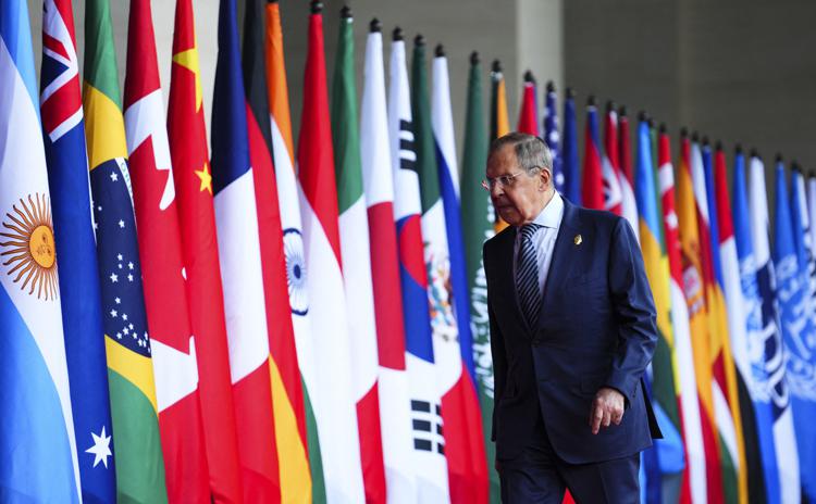 Guerra in Ucraina, l’accusa del ministro Lavrov: “La Nato poteva fermare il conflitto”