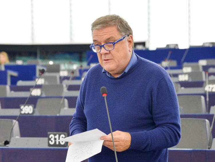 Corruzione a Bruxelles, sequestrati 17mila euro in casa di Antonio Panzeri