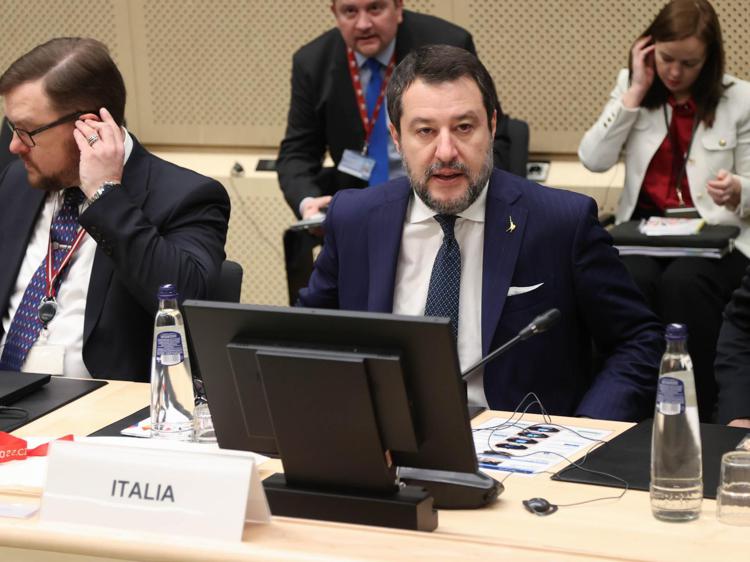 Ponte sullo Stretto di Messina, Salvini ci crede “Inizio dei lavori entro due anni”