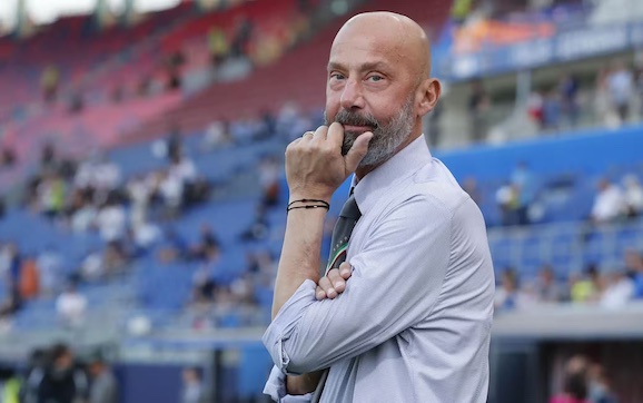 Si aggravano le condizioni di salute di Gianluca Vialli: è ricoverato a Londra