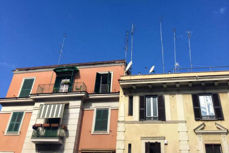 Censis: il 70,8% delle famiglie italiane è proprietaria della casa in cui vive, il 20,5% vive in affitto e l’8,7% ha una casa in usufrutto o a titolo gratuito