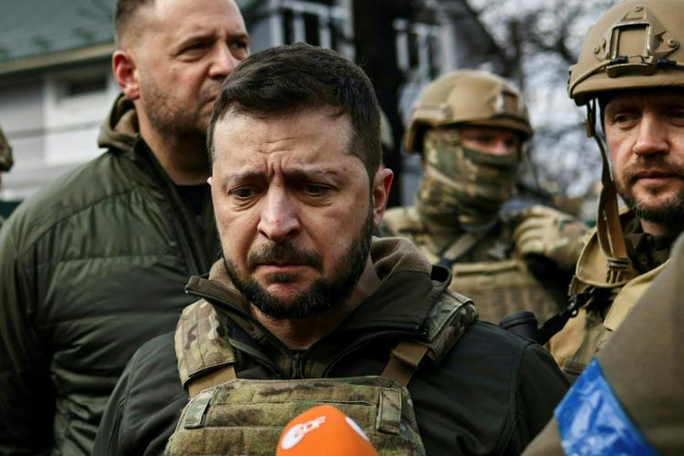 Guerra in Ucraina, l’appello di Zelensky: “Ci serve uno scudo aereo contro la Russia”