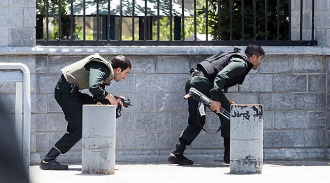 Iran: una persona è morta e altre due sono rimaste ferite nel corso di un attacco da parte di uomini armati avvenuto venerdì mattina conto l’ambasciata dell’Azerbaijan