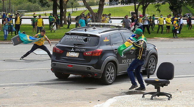Brasile, sul tentato “colpo di stato”: mandati di arresto per i finanziatori dell’assalto