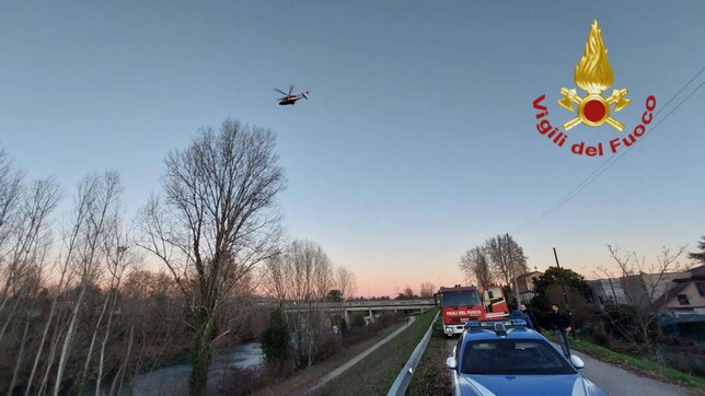 Padova, per sfuggire alla polizia un uomo si getta nel Brenta e muore affogato