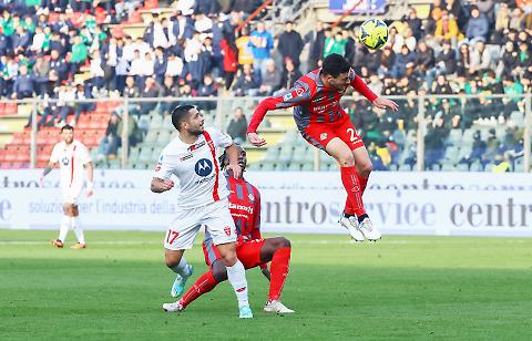 Calcio, il Monza batte 3-2 la Cremonese