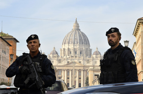 Roma, dalla mezzanotte fino alle 14 di domani giorno dei funerali di Benedetto XVI l’area attorno San Pietro sarà zona rossa