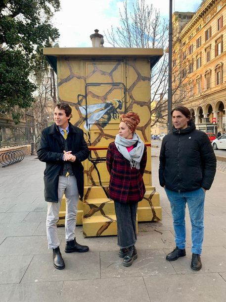 Roma, è stata inaugurata in piazza Vittorio l’opera “Up to You” dell’artista romana BiceLuna