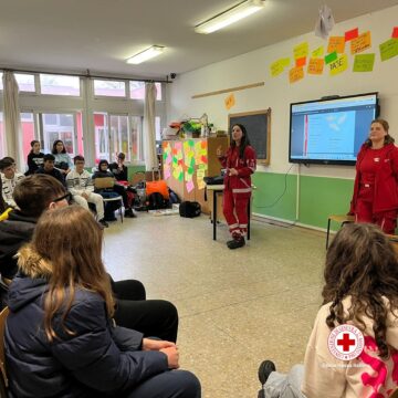 Gli studenti della Salvo D’Acquisto a lezione con la Croce Rossa Italiana