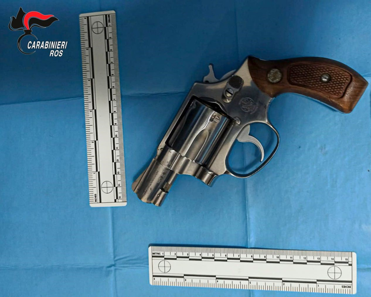 Trovata una revolver Smith & Wesson calibro 38 special in uno dei covi di Matteo Messina Denaro