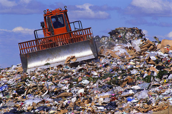 Inchiesta sui rifiuti: la discarica di Civitavecchia al centro del processo