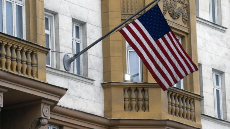 L’ambasciata di Washington a Mosca ha chiesto ai cittadini americani che si trovano in Russia di lasciare immediatamente il Paese