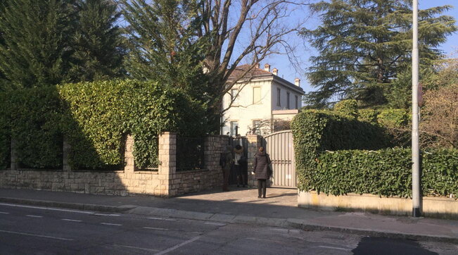 Bergamo, il bottino della rapina in casa di Roby Facchinetti è di oltre 100mila euro. Proseguono le indagini