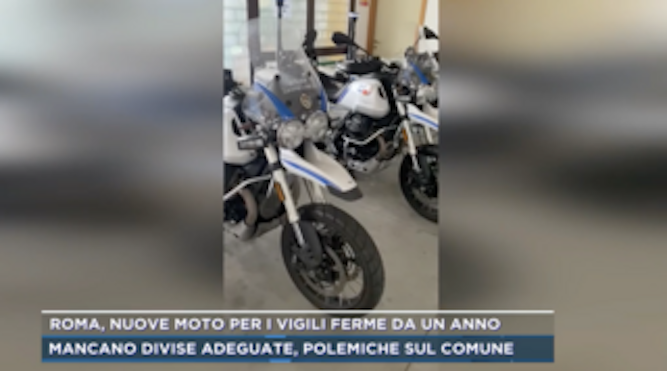 Restano ferme in un deposito circa sessanta delle 100 nuove moto date in dotazione ai vigili della Polizia Locale di Roma Capitale