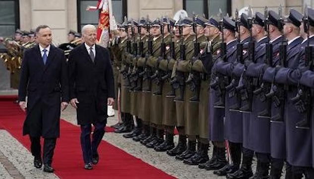 Il presidente Usa Biden a Varsavia: “Un anno fa il mondo si aspettava la caduta di Kiev. E invece Kiev resta forte, fiera e orgogliosa”