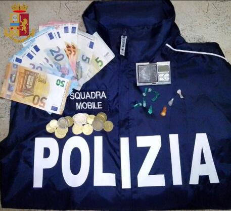 Roma, due operazioni antidroga a Primavalle e Tor Carbone: sequestrati 4 chili di droga