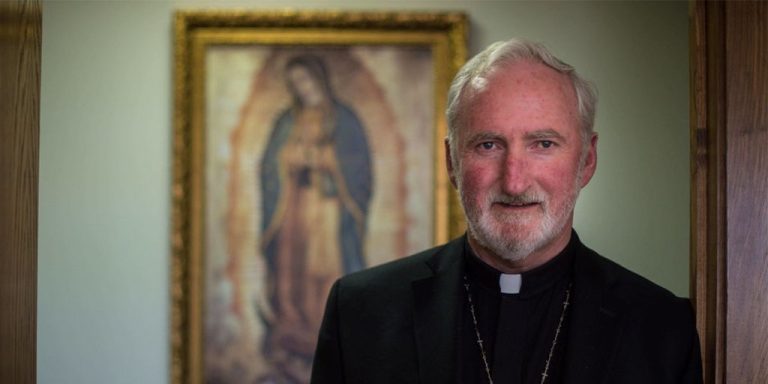 Usa, arrestato un 65enne per l’omicidio del vescovo ausiliare di Los Angeles