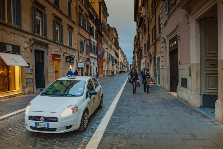 Blocco parziale del traffico tra oggi e domani a Roma e stop ai riscaldamenti negli uffici pubblici