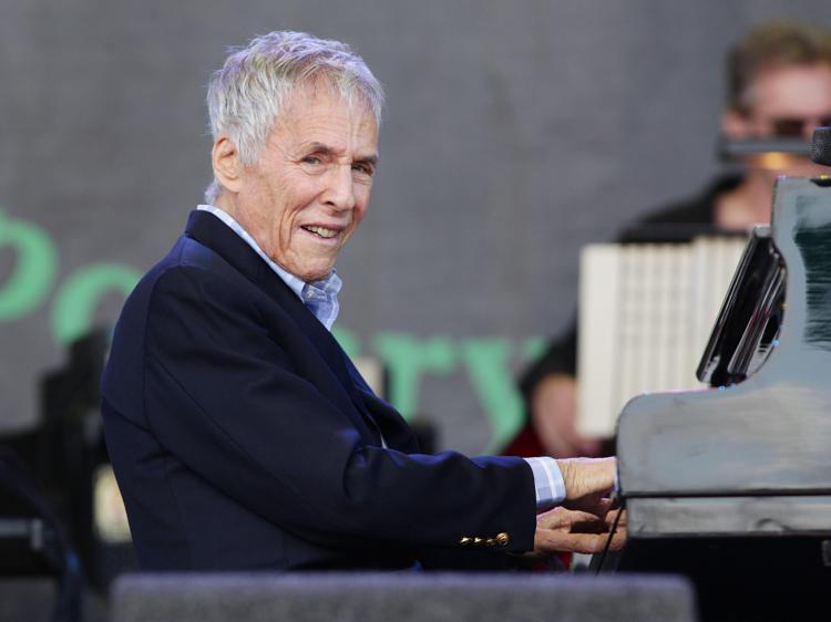 Musica: si è spento il leggendario compositore Burt Bacharach. Vinse due Oscar per “Butch Cassidy” e “Arthur”