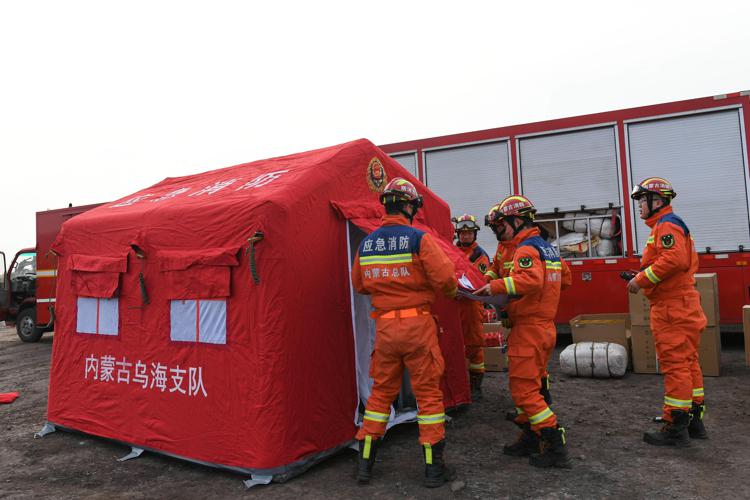 Cina, crollo parziale di una miniera di carbone vicino alla Mongolia: cinque morti e 48 dispersi