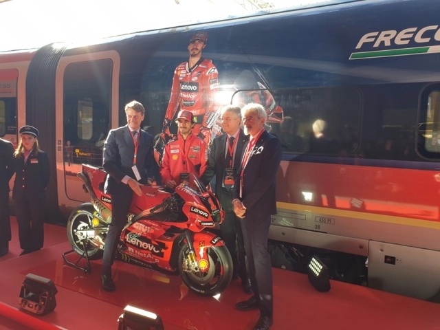 Roma, alla Stazione Termini presentato il treno Frecciarossa con la livrea dedicata alla Ducati