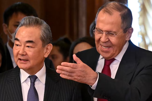 Guerra in Ucraina, faccia a faccia a Mosca tra Lavrov e il cinese Wang Yi