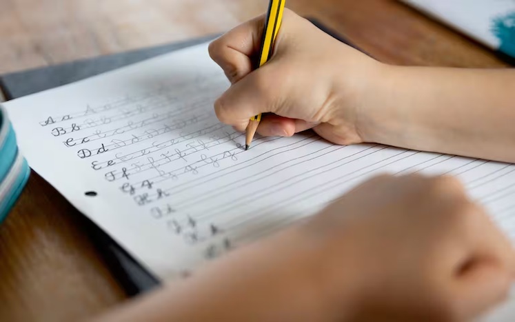 Allarme de La Sapienza: Un alunno su cinque non sa scrivere in corsivo