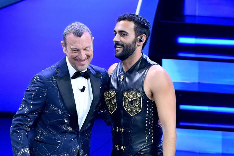 Sanremo, Marco Mengoni si conferma in testa nella classica della giuria demoscopica e con il televoto