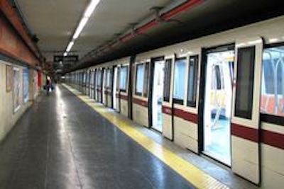 Roma, un passeggero prende a pugni un macchinista della Metro A