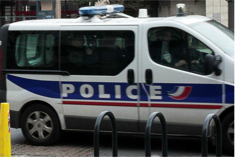 Choc in Francia: Un’insegnante del liceo di Saint-Jean-de-Luz nei Paesi Baschi francesi è stata accoltellata a morte da uno studente