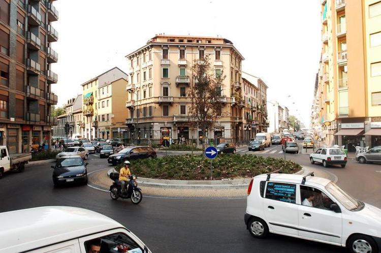 Milano, 52enne accoltellato in zona Carugate: è in gravi condizioni all’ospedale Niguarda