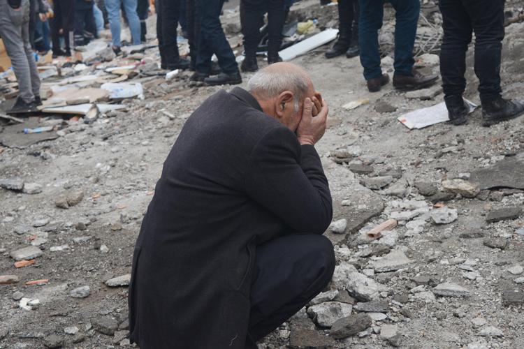 Turchia, il premier Erdogan sotto choc: “E’ stato il terremoto più forte dal 1939”
