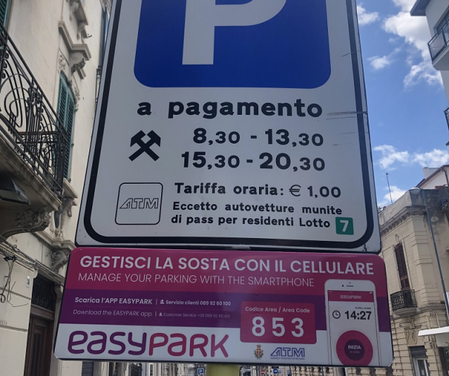 Strisce blu, per i pagamenti  arriva l’app “Easypark”