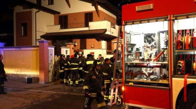 Milano, incendio in un appartamento: morto tra le fiamme un 75enne