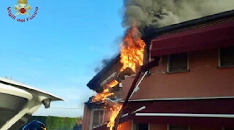 Sant’Urbano (Padova), esplosione in un appartamento: un morto e due feriti