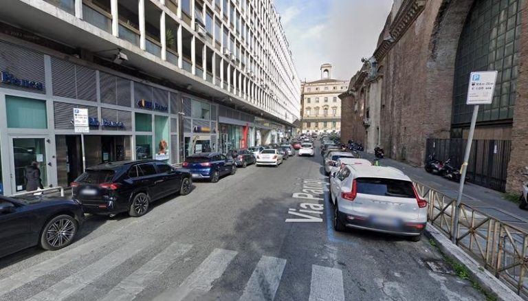 Roma, fallisce la rapina in banca di 4 malviventi in via Parigi