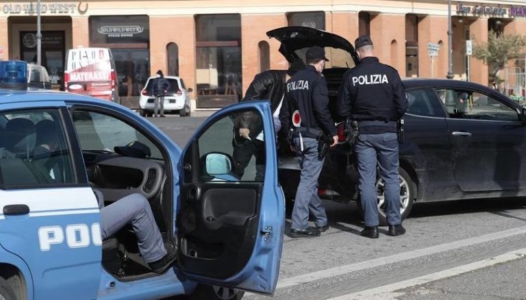 Ostia, maxi operazione della polizia: arrestate cinque persone