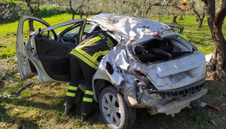 Capena (Roma), incidente stradale: tre feriti di cui uno in gravissime condizioni