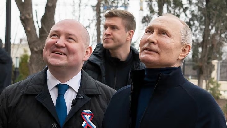 Guerra in Ucraina, il presidente Putin in visita a Mariupol